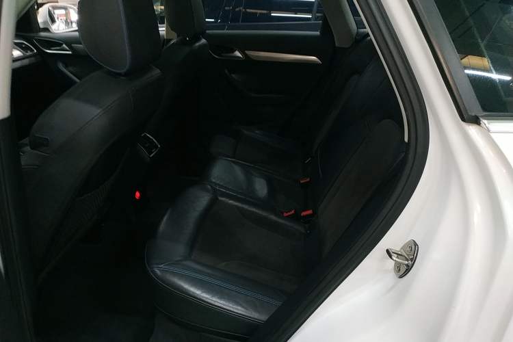 Used Audi Q3 2017 40 TFSI quattro all-wheel-drive sport model
