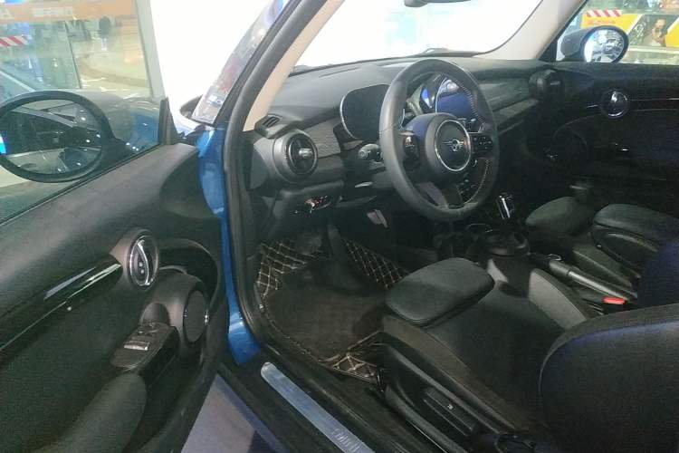 Used  MINI 2022 Updated 1.5T COOPER Classic Edition