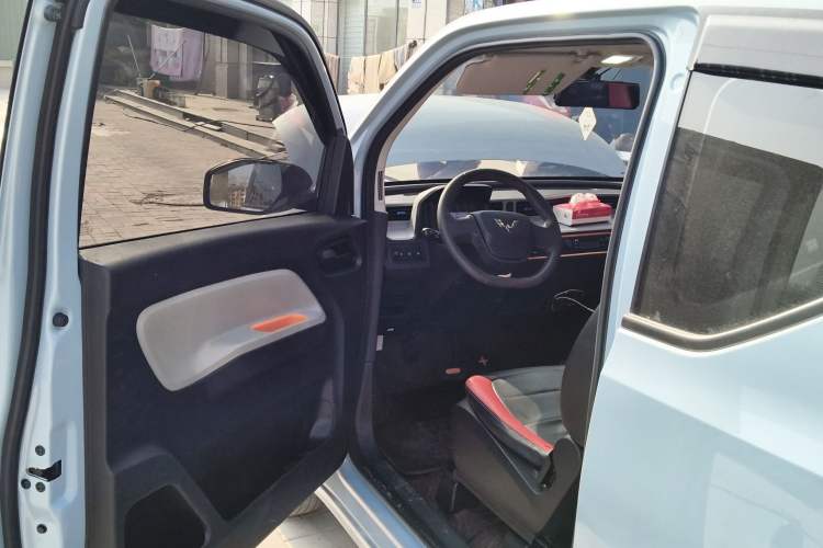 Used Wuling Hongguang MINIEV 2022 Easy Version Lithium Iron Phosphate
