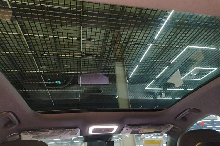 Used Zeekr 7X 2025 100 kWh Long-Range Rear-Wheel Drive with Intelligent Driving Features
