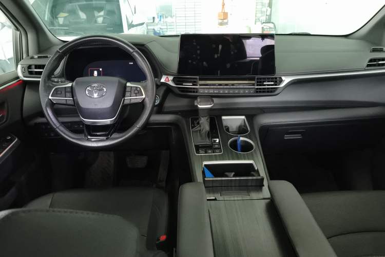 Used Toyota Sienna 2021 2.5L Hybrid Ultimate Edition