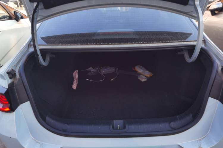 Used Geely Auto Emgrand L HiP 2022 1.5TD-DHT Pro 100KM Super Clean
