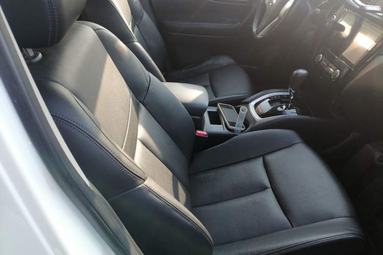 Used Nissan X-Trail 2015 2.0L CVT Comfort MAX Edition 2WD
