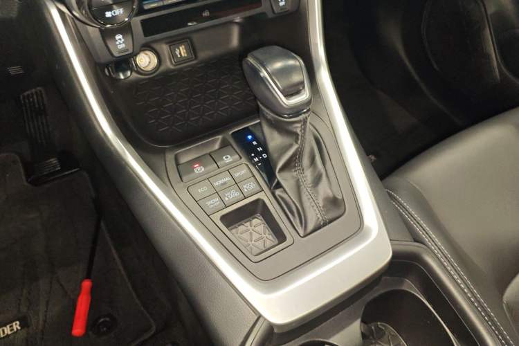 Used Toyota Wildlander 2023 2.0L CVT Four-Wheel Drive Luxury PLUS Edition