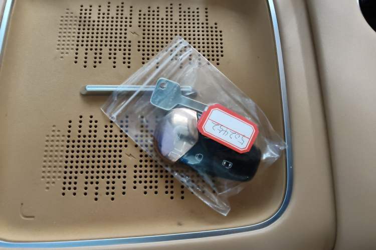 Used VOYAH Dream 2025 PHEV Four-Wheel-Drive Flagship Kunpeng Edition
