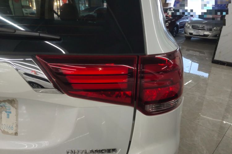 Used Mitsubishi Outlander 2020 2.0L Two-Wheel Drive Enjoyment Version 5 Seats