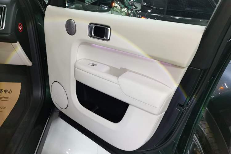 Used Li Auto L8 2023 Pro Model
