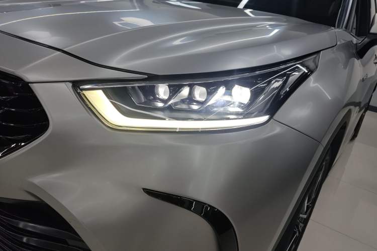 Used Toyota Crown Land Cruiser 2021 2.5L HEV Four-Wheel Drive Flagship Edition
