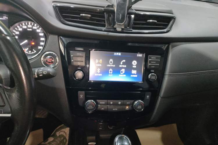 Used Nissan X-Trail 2017 2.5L CVT Luxury Edition 4WD
