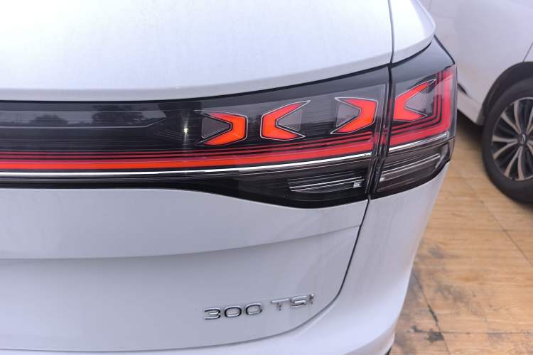 Used Volkswagen Tayron 2023 300TSI Two-Wheel-Drive Luxury Plus Advanced Edition