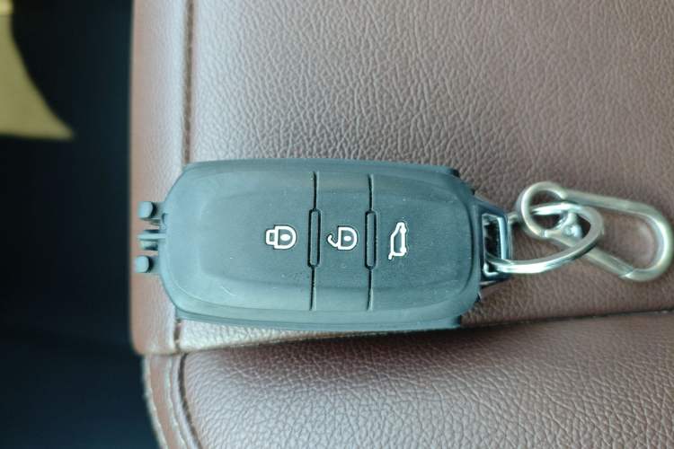 Used Ford Transit T8 2024 T8 2.3T Diesel Automatic Mid-axle Mid-roof 6-Seater Multi-function Version 2/2/2