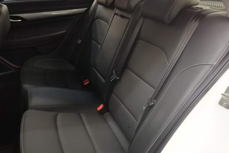 Used Geely Auto Emgrand 2019 Leading Edition 1.5L CVT Upward-Connected Model China VI Standard