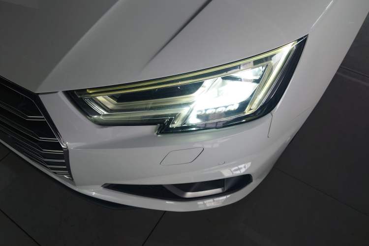 Used Audi A4L 2019 40 TFSI Fashion Edition China VI Emission Standard