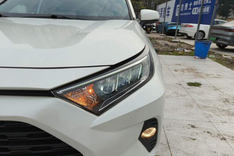 Used Toyota RAV4 2020 2.0L CVT Two-Wheel Drive Fashion PLUS Edition