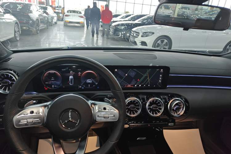 Used Mercedes-Benz A-Class 2022 Revised Version A 200 L Sport Sedan Fashionable Style