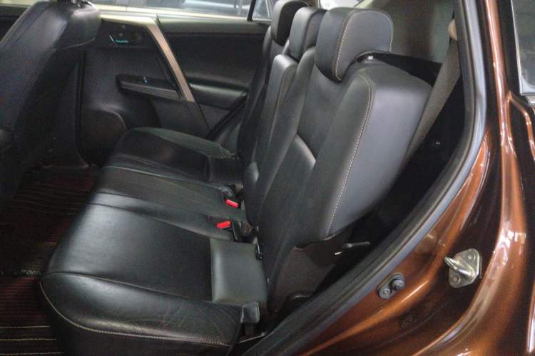 Used Toyota RAV4 2015 2.5L Automatic 4x4 Elite Edition
