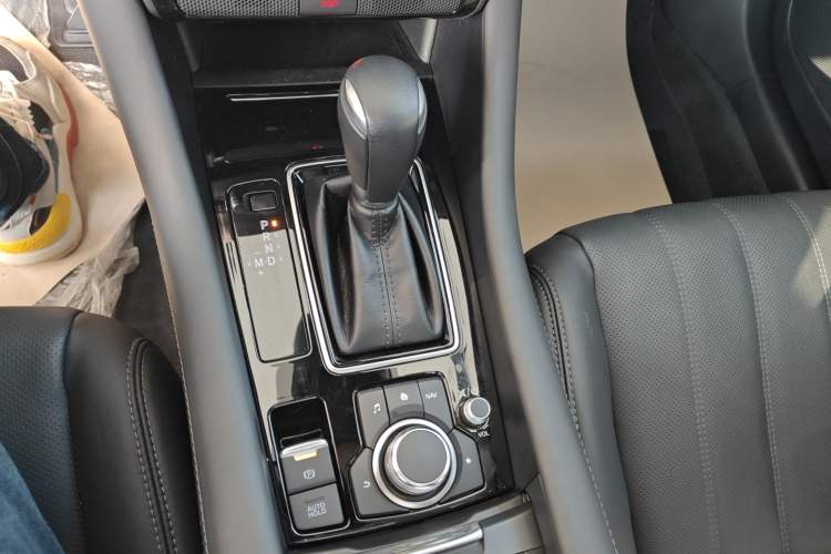 Used Mazda Atenza 2021 2.0L Blue Sky Luxury Edition
