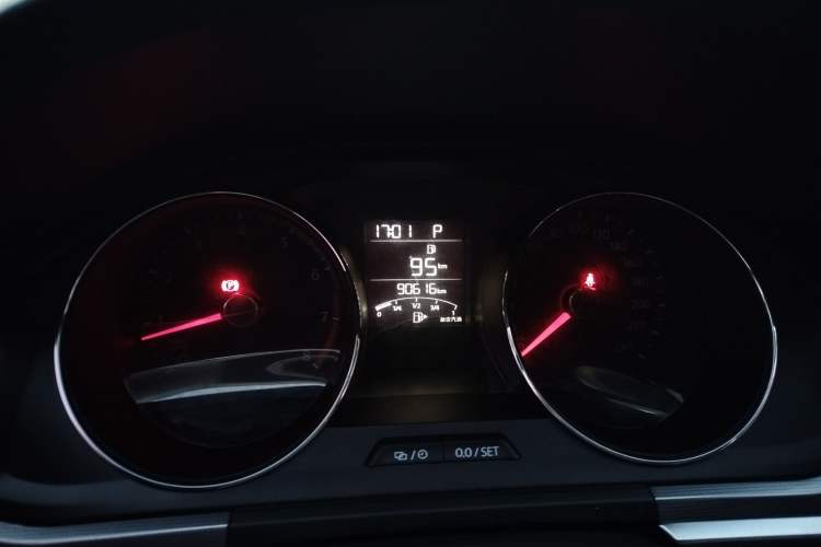 Used Volkswagen Bora 2017 1.6L Automatic Fashion Model
