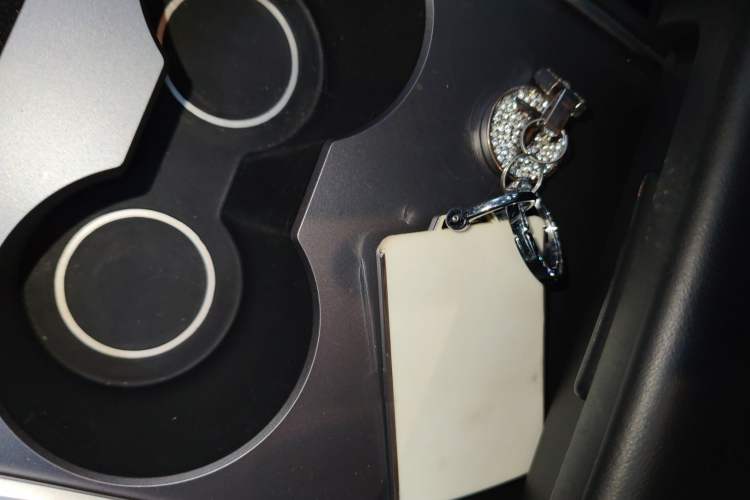 Used Tesla Model Y 2023 Long-Range All-Wheel-Drive Version