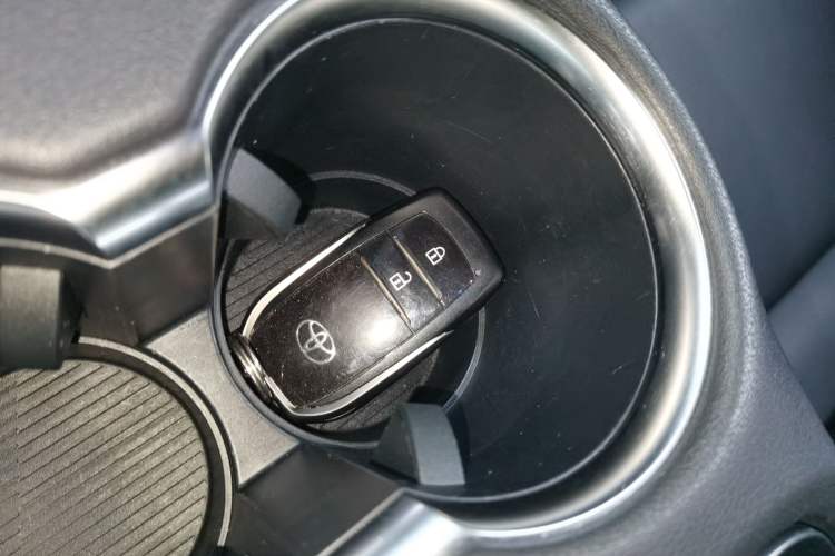 Used Toyota Venza 2023 2.0L CVT Two-Wheel Drive Luxury Edition