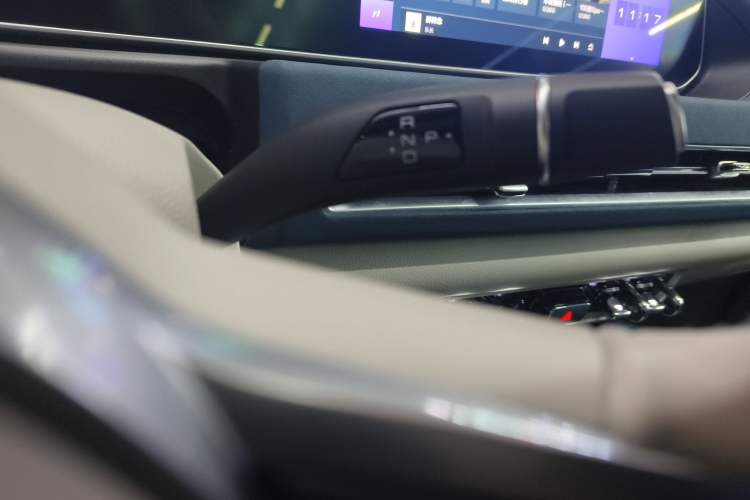 Used ORA Good Cat 2023 401 km Standard Range Luxury Version Lithium Iron Phosphate