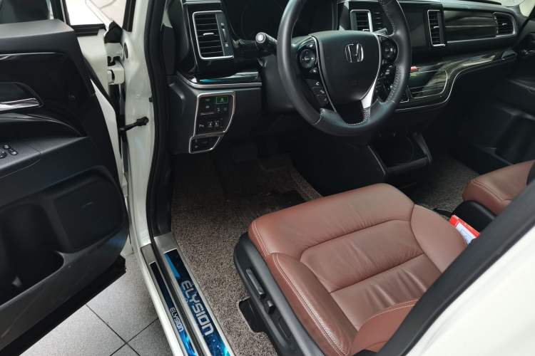 Used Honda Elysion 2019 2.0L Hybrid Supreme Edition
