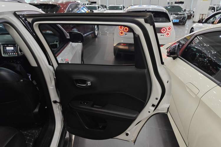 Used  Compass 2017 200T Automatic Family Edition
