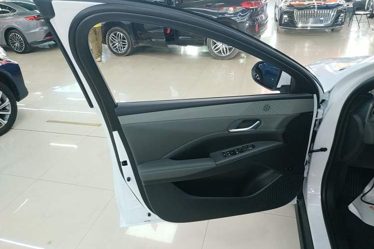 Used BYD Qin PLUS 2025 DM-i Smart Drive 55KM Leading Model
