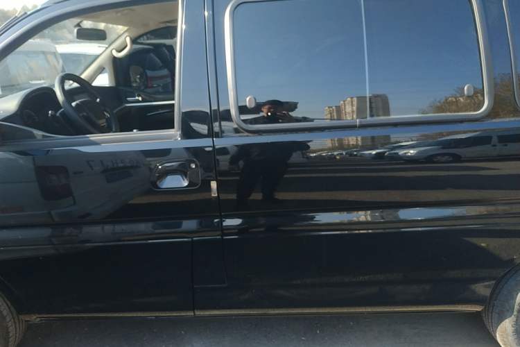 Used FORTHING Lingzhi 2023 M5L 1.6L Base Model 7 Seats
