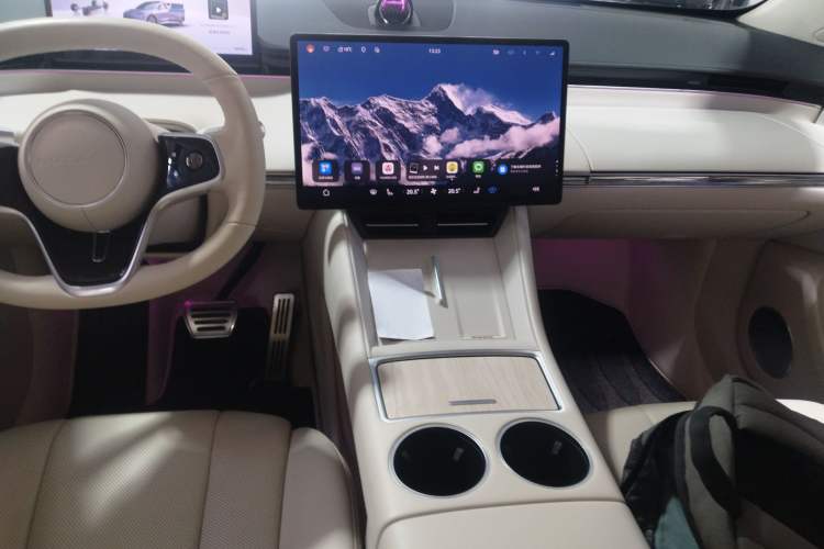 Used Hima Luxeed R7 2024 All-Electric 667 km Max