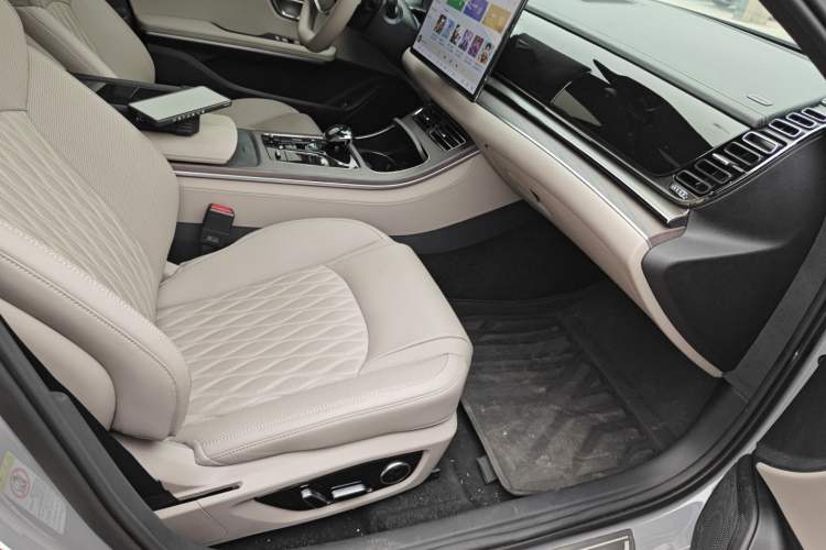 Used BYD Han 2025 EV with 701 km of Laser Radar-Enabled Intelligent Driving