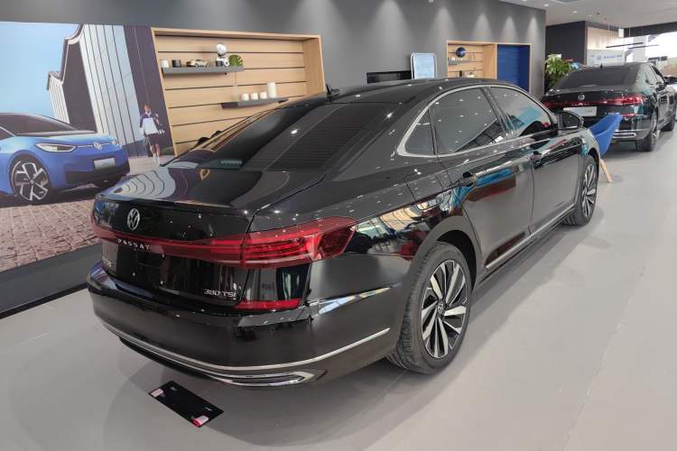 Used Volkswagen Passat 2025 Premium Version 380TSI Dragon Edition
