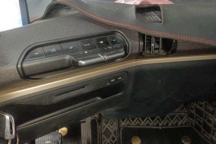 Used Baojun KiWi EV 2021 Artist Model Ternary Lithium