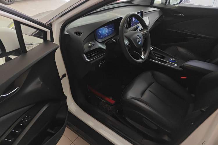 Used Buick Velite 6 2023 430km Range Commuter Version
