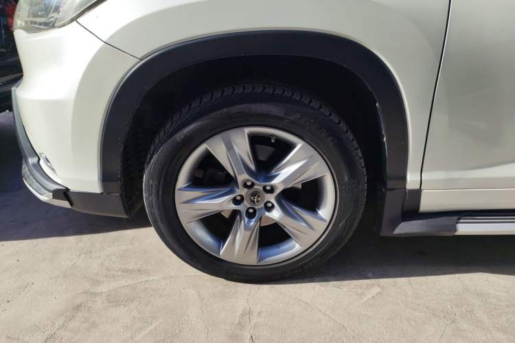 Used Toyota Highlander 2015 2.0T Four-Wheel Drive Luxury Edition 7-Seater