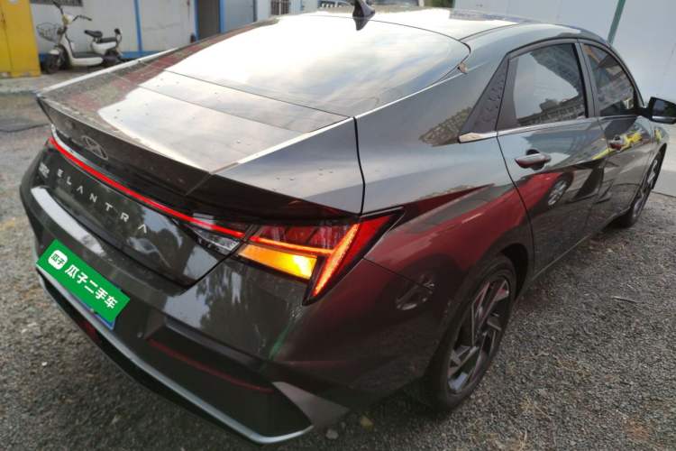 Used Hyundai Elantra 2023 1.5L CVT LUX Prestige Edition
