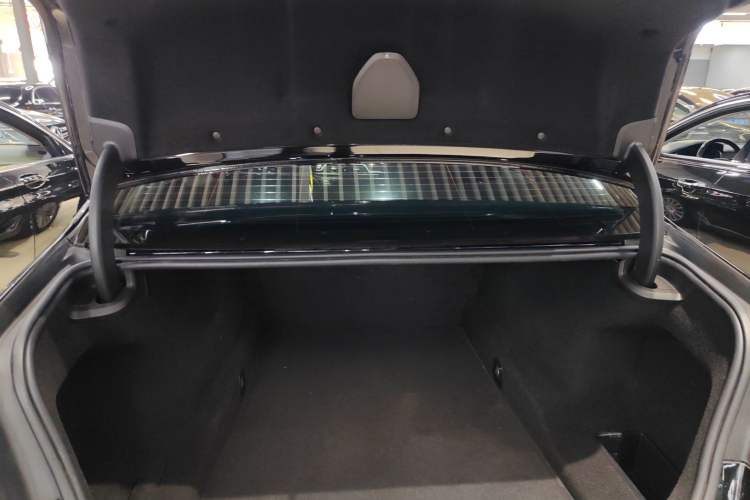 Used BMW 7 Series 2018 730Li Leading Model Excellence Package
