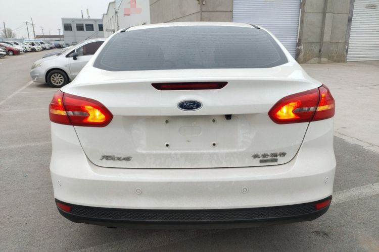 Used Ford Focus 2015 Sedan EcoBoost 125 Automatic Supreme Style Edition
