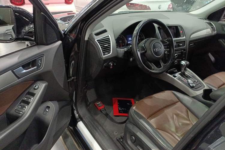 Used Audi Q5 2017 Plus 40 TFSI Ambition Model