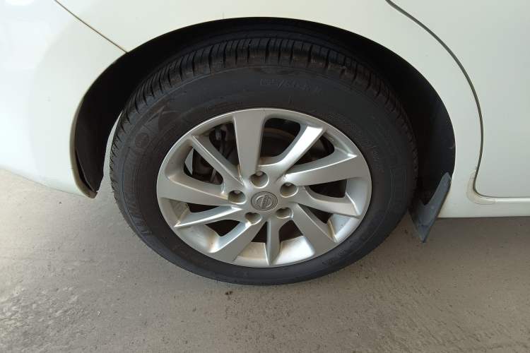 Used Nissan Tiida 2016 1.6L CVT Cool Dynamic Edition
