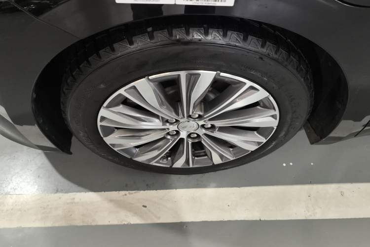 Used Hongqi E-QM5 2024 610 km PLUS
