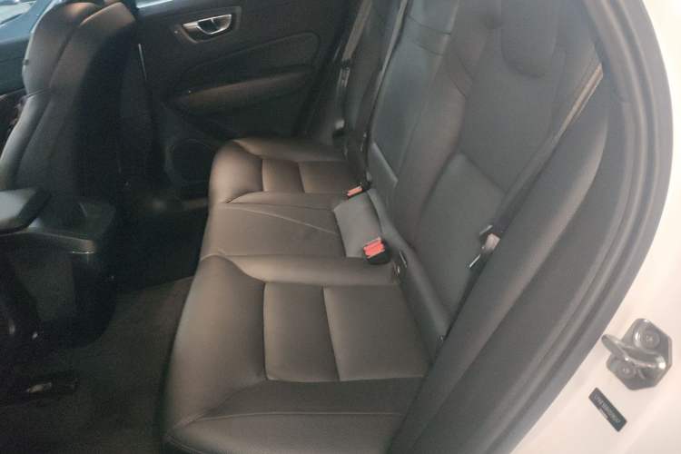 Used Volvo XC60 2019 T5 4x4 Zhiyuan Edition China VI Standard
