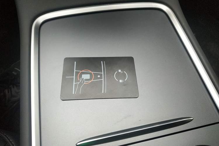 Used Tesla Model Y 2024 Rear-Wheel-Drive Version
