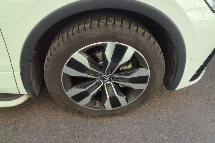 Used Volkswagen Tiguan L 2024 330TSI Automatic Two-Wheel Drive R-Line Enhanced Edition