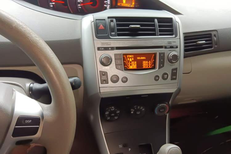 Used Toyota Verso 2014 Starlight 180E CVT Elite Edition