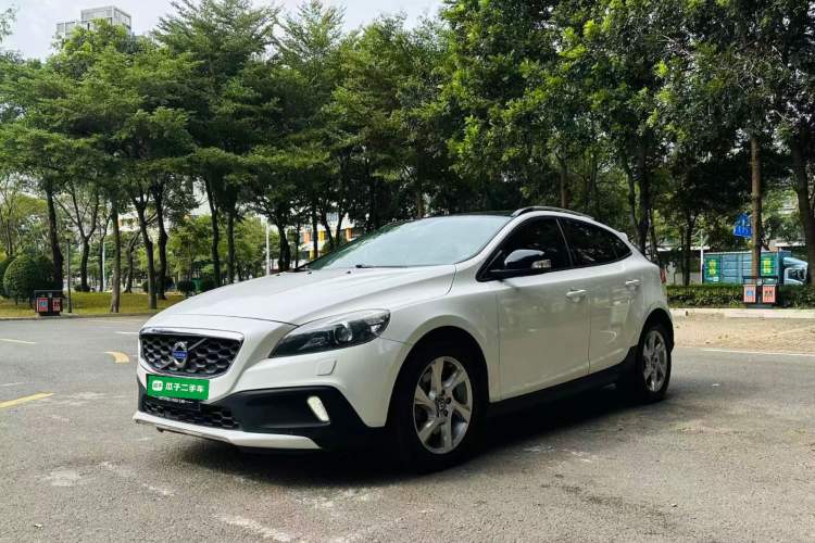 Used Volvo V40 2014 Cross Country 2.0T Zhiyi Edition
