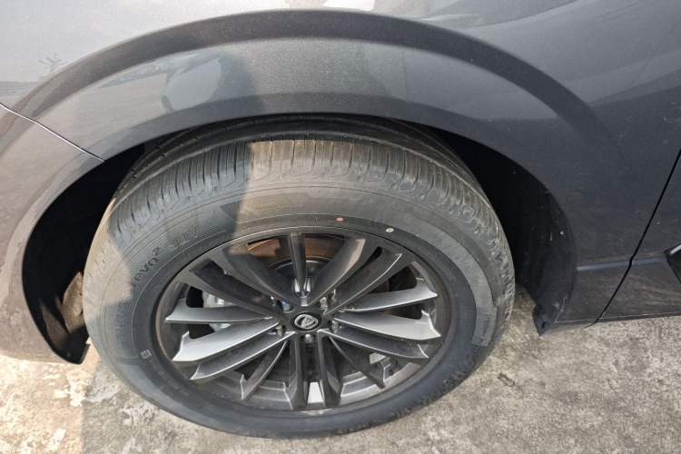 Used Changan UNI-K 2024 2.0T Two-Wheel Drive YueShang Trim
