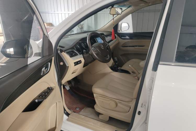 Used Baojun 730 2016 1.5L Manual Luxury Edition 7 Seats