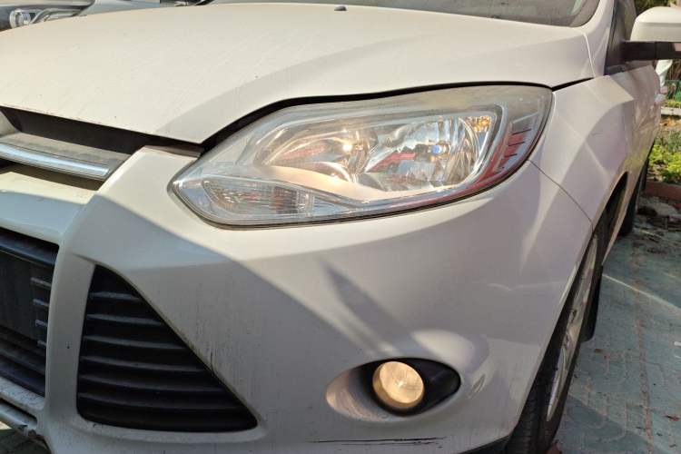 Used Ford Focus 2012 Sedan 1.6L Automatic Comfort Model
