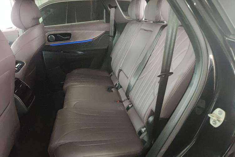 Used Chery Tiggo 9 2025 2.0T Dual-Clutch Two-Wheel Drive Luxury Edition 5 Seats